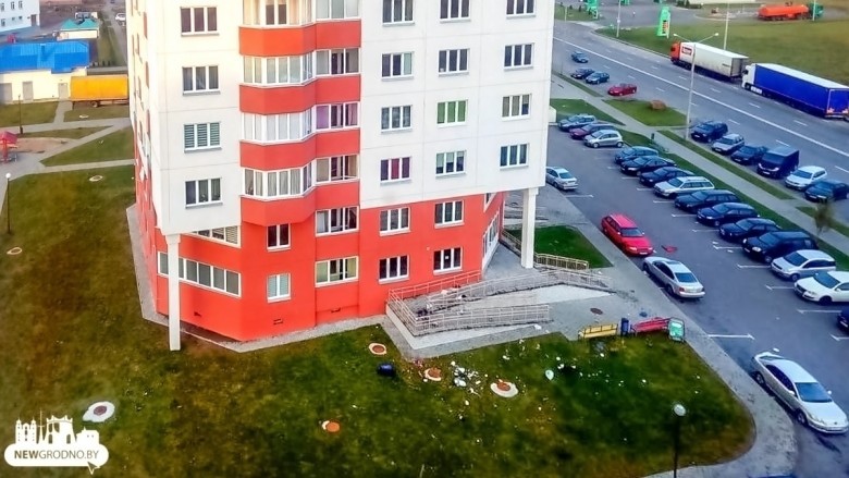 Вид с соседнего здания