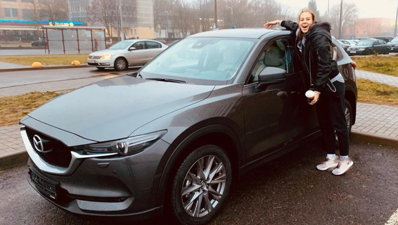 В 21 год минчанка 'за свои' купила свой первый новый автомобиль в салоне